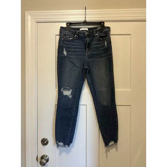 Kancan Women’s Size 13 / 30 Dark Wash Distressed Estilo Jeans High Rise Tapered - Picture 1 of 7